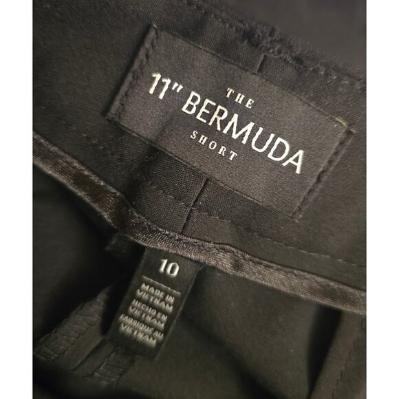 White House Black Market The 11” Bermuda Stretch Shorts – Black EUC Size 10 - Picture 5 of 5